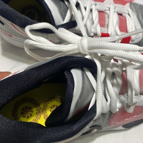 Nike Kyrie 8 ‘ WhiteUniversity Red ‘ - Picture 4 of 4